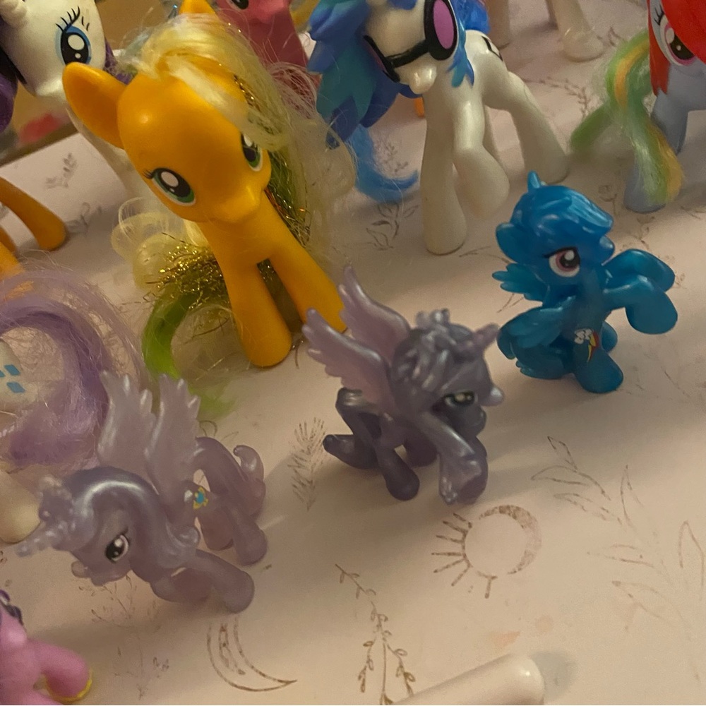 Lot of 24 Official My Little Pony Figures - Picture 5 of 16